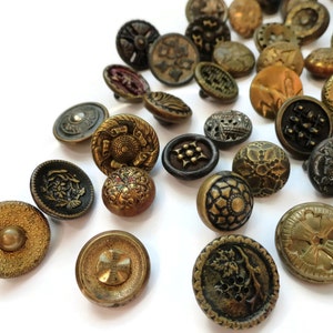 Antique Victorian Metal Button Grab Bag Lot, Quantity Choices, Vintage 1800s From Our Stash for Sewing, Knitting, Cosplay image 2