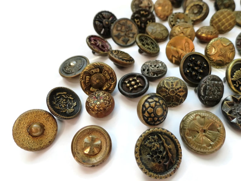 Antique Victorian Metal Button Grab Bag Lot, Quantity Choices, Vintage 1800s From Our Stash for Sewing, Knitting, Cosplay image 2