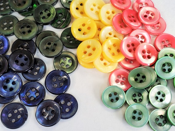 Vintage Glass Buttons Grab Bag Lot in Your Choice of Blue or Red, Bulk  Buttons for Sewing, Knitting, or Jewelry Beads, 3/4 Inch 19mm 