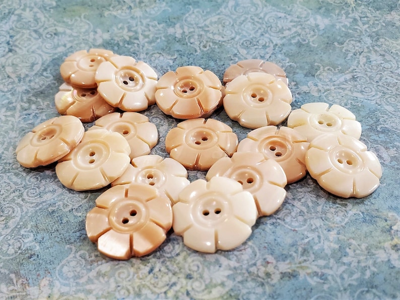 Carved Mother of Pearl Vintage Flower Buttons in White or Fawn, Natural Shell for Sewing, Knitting Sweaters, Jewelry Beads, Embellishements Beige