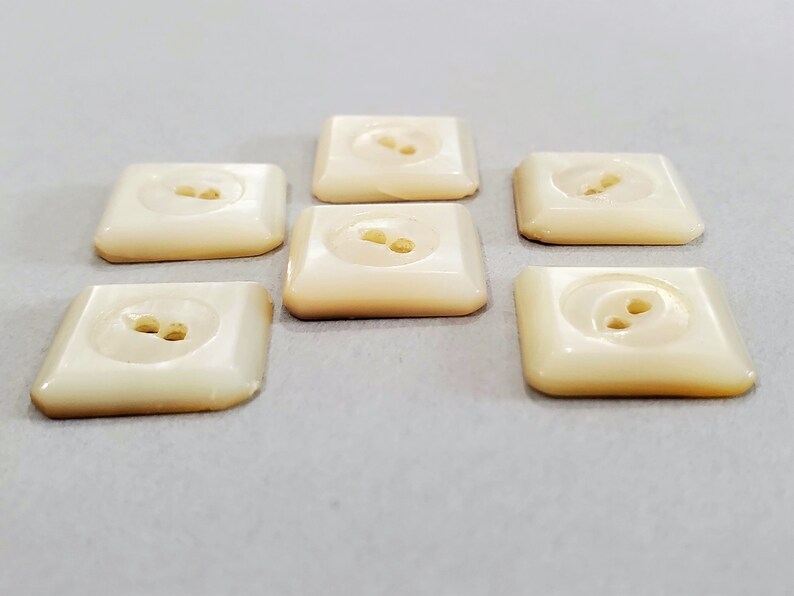 scant 58 inch Square Shaped Natural Shell Buttons for Knitting Sewing 6 Mother of Pearl Vintage Buttons Jewelry Beads