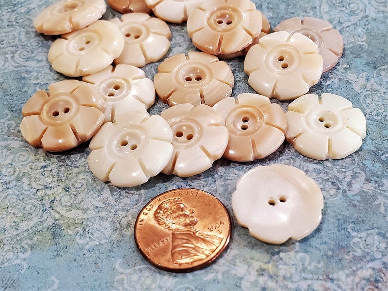 Carved Mother of Pearl Vintage Flower Buttons in White or Fawn, Natural Shell for Sewing, Knitting Sweaters, Jewelry Beads, Embellishements image 7