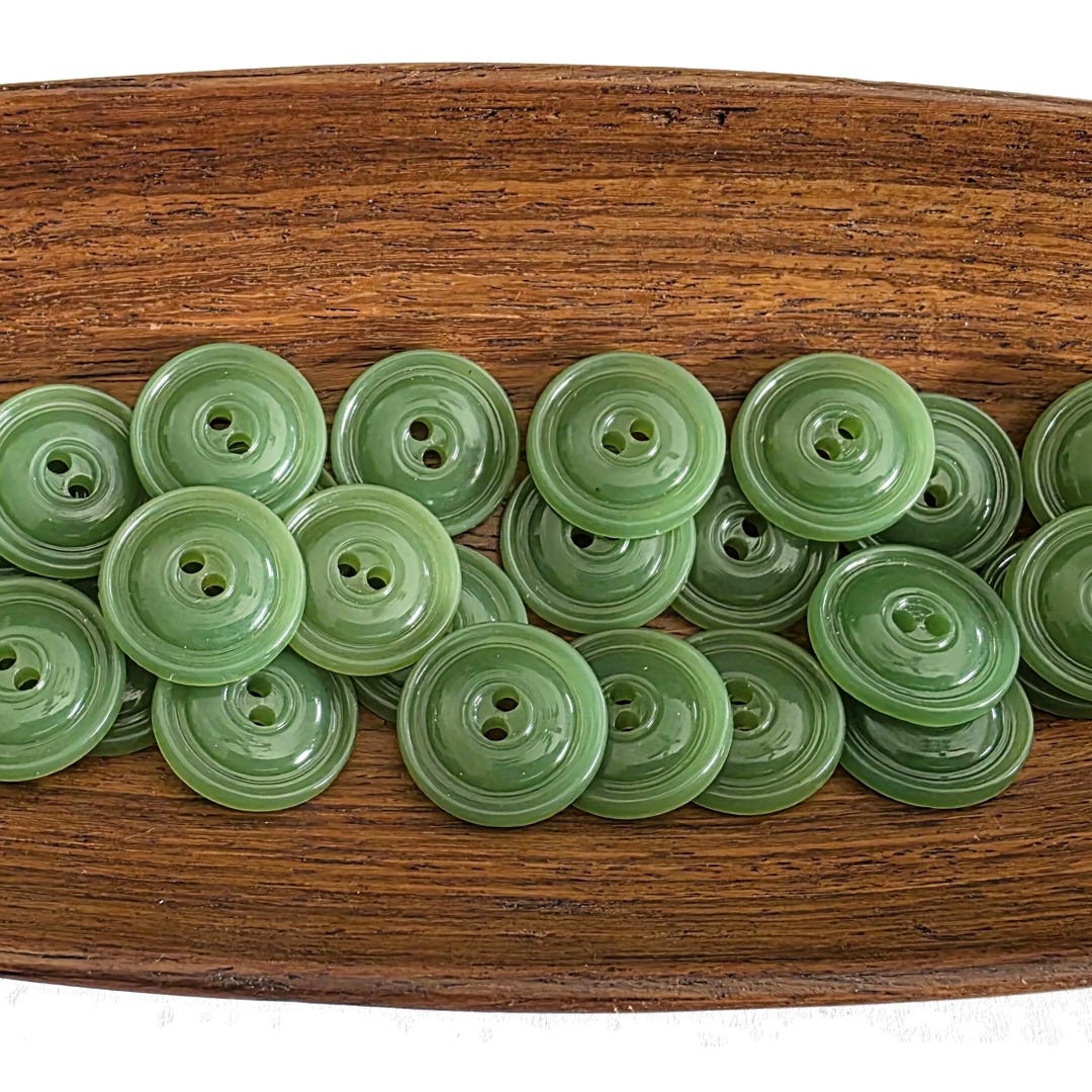 Small Spring Buttons Spring Green Vintage Buttons for Sewing & Knitting: (3/4 Inch 19-20mm ...