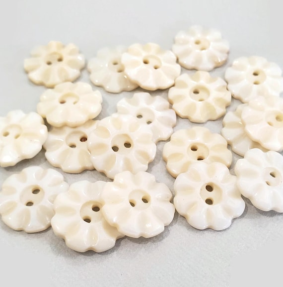 Flower Carved Mother of Pearl Buttons Flower Carved Mother of Pearl Buttons
