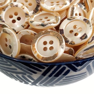 Shell Vintage Buttons with Natural Rim, Mother of Pearl Coat Buttons for Sewing, Knitting, or Jewelry Beads, 3/4 inch