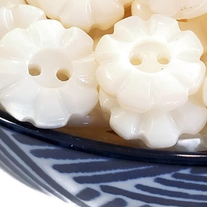 Mother of Pearl Vintage Buttons in Carved Flower Shape for Sewing, Knitted Sweaters, Jewelry Beads, Beach Wedding Embellishments, 5/8 inch