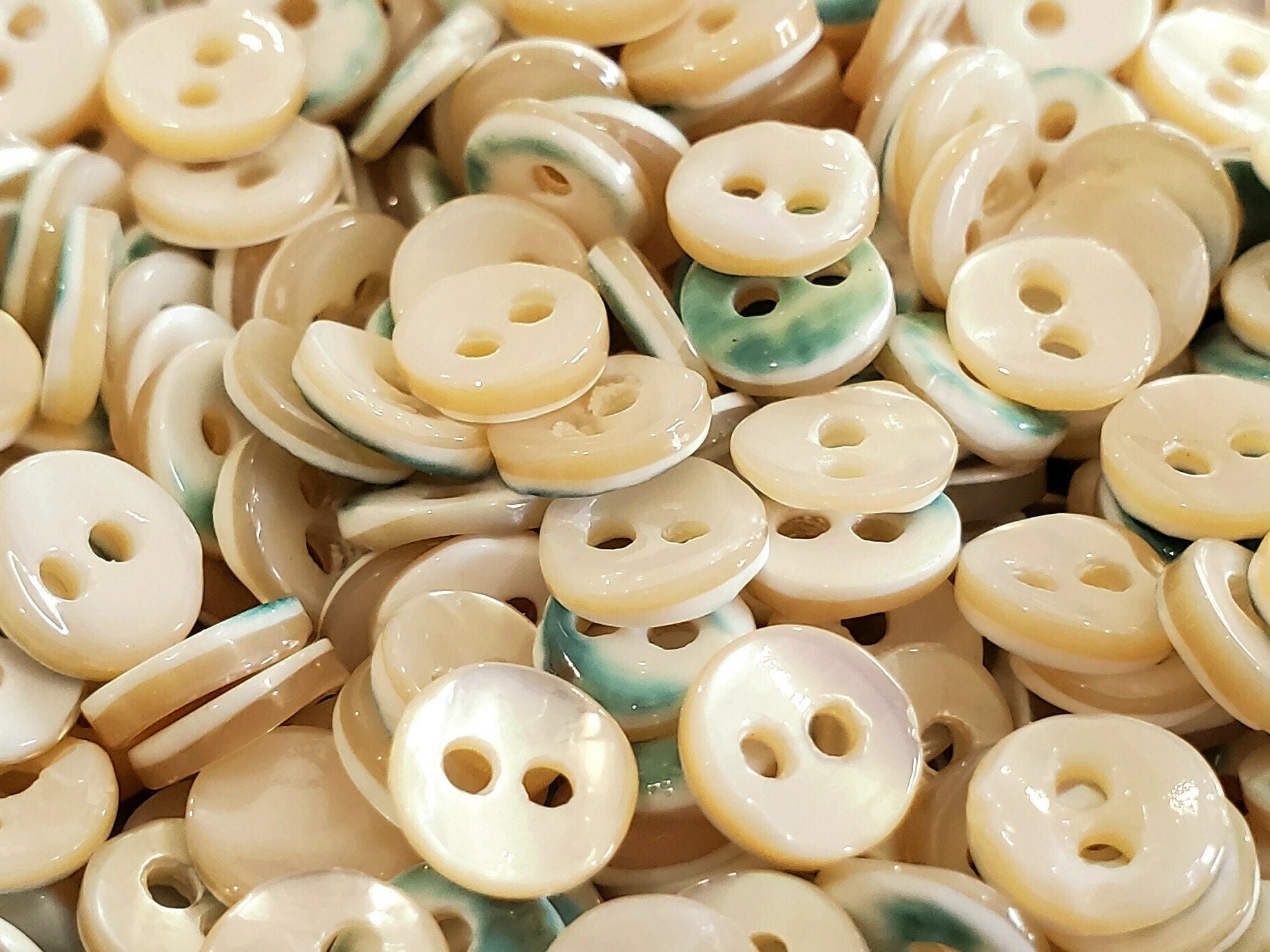 Vintage Green Snail Shell Buttons: Natural Mother of Pearl Baby Buttons ...