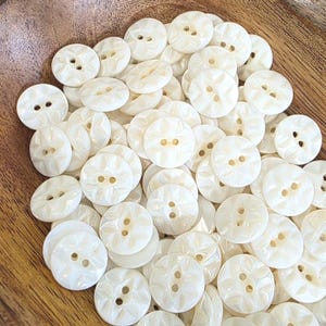 Vintage Carved Mother of Pearl Buttons: Creamy White, 15mm 5/8 inch