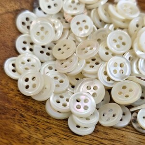 Vintage-Hemdknöpfe aus Perlmutt: 3/8 Zoll (ca. 9,5 mm) Näh- und Strickzubehör Bild 3