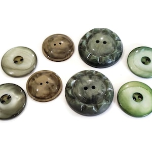 Vintage Coat Button Sets in Your Choice of Style, 1940s to 1960s Sewing Buttons in Mother of Pearl and Plastic, 7/8 and 1 1/8 inch