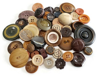 40 Vintage Buttons in Warm Autumn Colors, Grab Bag Lot of 1920s-1980s Sewing Buttons for Knitting Sweaters, Mixed Media Embellishments