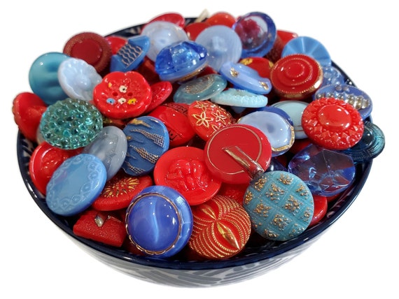 12 Red Shades Large Buttons Assorted Round Crafting Sewing Buttons Grab Bag
