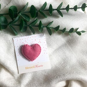Mini Felt Heart Pin – Handmade Brooch, Valentine Gift, Small Heart Accessory for Bags, Jackets, or Gifts - Rose Felt Heart Pin