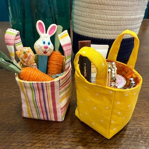 Mini cesto de tecido para presentes com alças, porta-cartões reversível para bijuterias e enfeites em cores decorativas de primavera