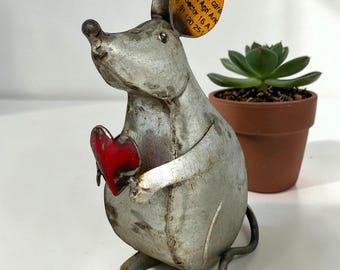 Recycled Scrap Metal Mouse Statue with Red Heart Home Garden Decor