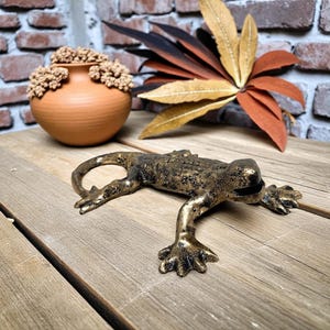 Hand Painted Cast Iron Lizard Gecko Figurine Dk Brown w/Gold Accent Salamander Statue
