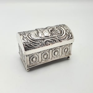 Antique Continental Silver Trinket Box – Ornate Jewellery or Pill Box c.1890