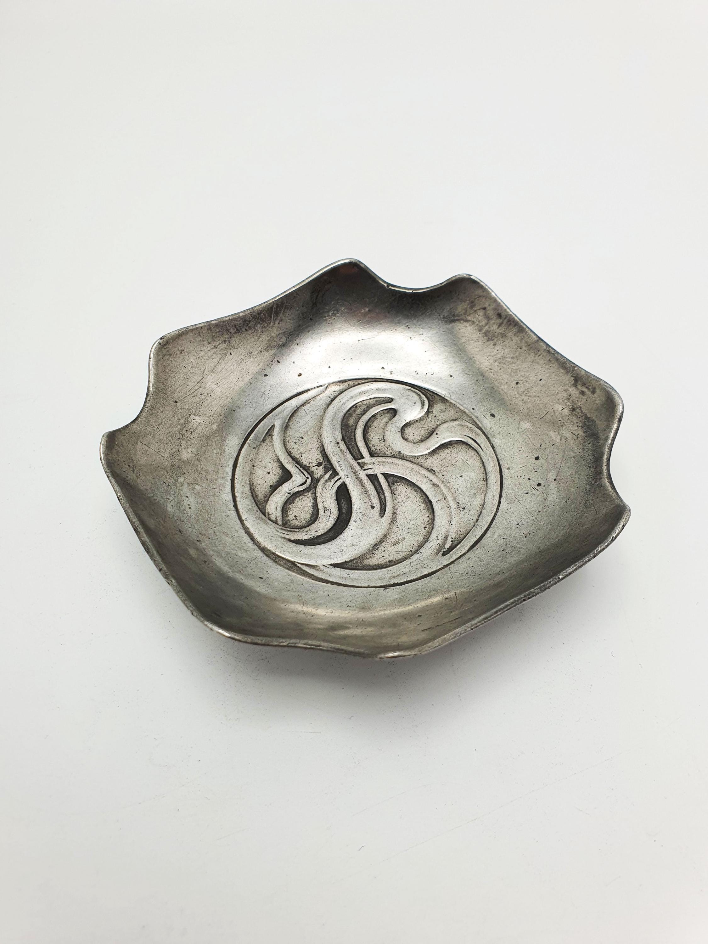 アンティーク スカラップエッジ プレート ヨーロッパ ピューター(錫)製 アンティーク スカラップエッジ プレート ヨーロッパ ピューター