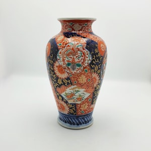Beautiful Antique Japanese Imari Vase with Floral & Phoenix Design – circa 1900 – Japanese Porcelain Decor