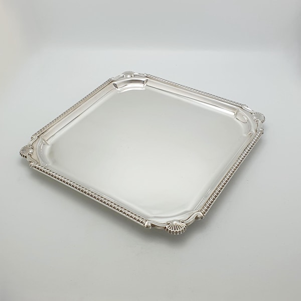 Art Deco-silverpläterad cocktailbricka med snäckskal – cirka 1925