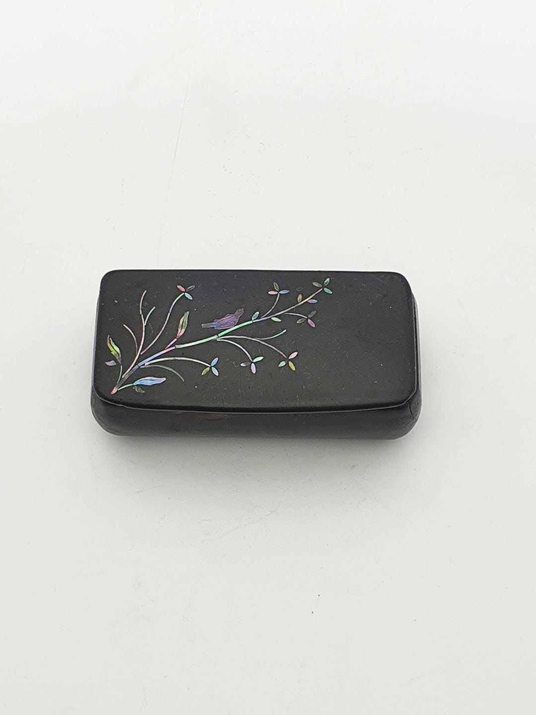 Antique Lacquered Snuff Box With Mother of Pearl Inlay Bird Decoration ...