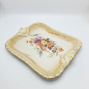 Preciosa bandeja rectangular antigua de Carlton Ware con motivos florales y dorados - 1896