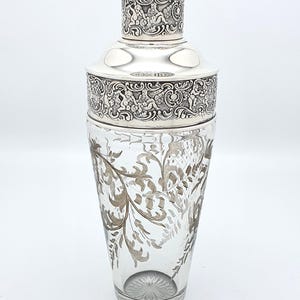 Antyczny shaker do koktajli ze srebra próby 925 i trawionego szkła – Brand-Chatillon Co. – lata 1900.