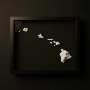 3D Hawaii Map Wall Art: Topography in Black Wood Frame
