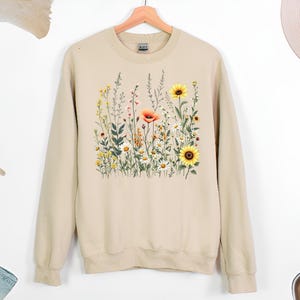 Flowers Sweatshirt, Vintage Botanical Sweatshirt, Floral Sweatshirt, Pastel Floral Sweatshirt, Gift For Garden Lover, Flower Sweatshirt