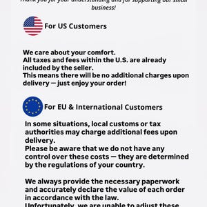 Puede incluir: Un fondo blanco con texto sobre impuestos y aranceles aduaneros para clientes de EE. UU. e internacionales. El texto explica que los clientes de EE. UU. no tendr&aacute;n cargos adicionales al momento de la entrega, mientras que los clientes internacionales pueden incurrir en tarifas.