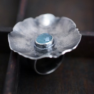 Aquamarine poppy ring in sterling silver - size 8
