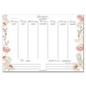 Pode incluir: Um planejador semanal com um design floral com borboletas e flores cor-de-rosa. O planejador tem seções para cada dia da semana, com cabeçalhos em húngaro. O planejador também inclui um rastreador de hábitos e uma seção para acompanhar as rotinas diárias.