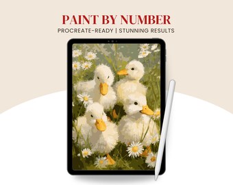 Op de afbeelding: Een digitale schildering van vier pluizige witte eendjes met gele snavels, omringd door madeliefjes en groen gebladerte, weergegeven op een tablet. De tekst "PAINT BY NUMBER" en "PROCREATE-READY | STUNNING RESULTS" staan bovenaan.