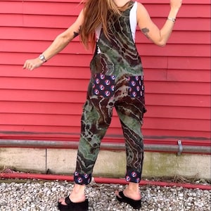 Katya Moon Tie Dye Stealie Overall Hose Patchwork Upcycled Umweltfreundliche Damen SIZE Medium SOFORT LIEFERBAR