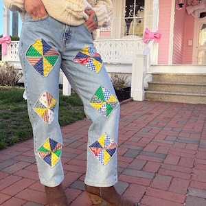 Vintage Patchwork Quiltade Jeans Levi’s Denim 90-tals Patchwork Omarbetad Återvunnen Hållbar STORLEK SMALL/4