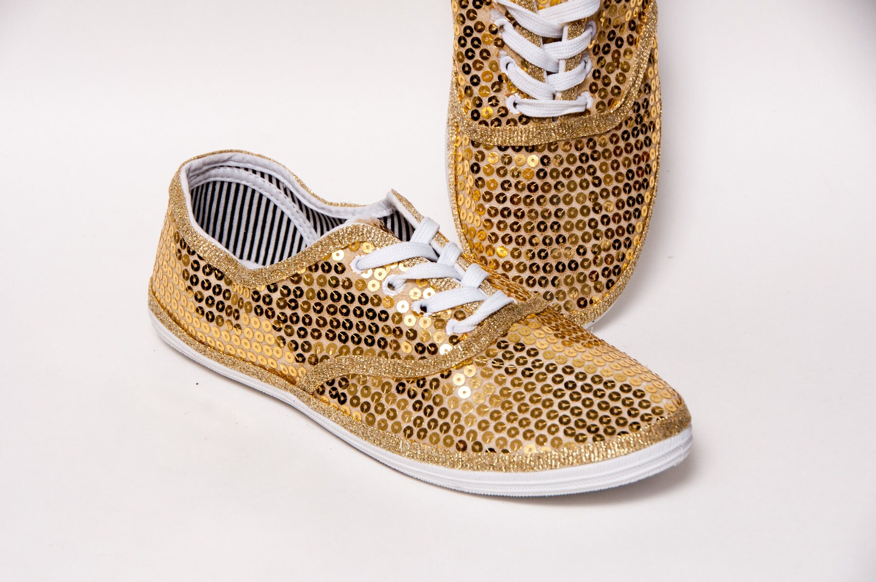 gold tennis shoes for toddlers