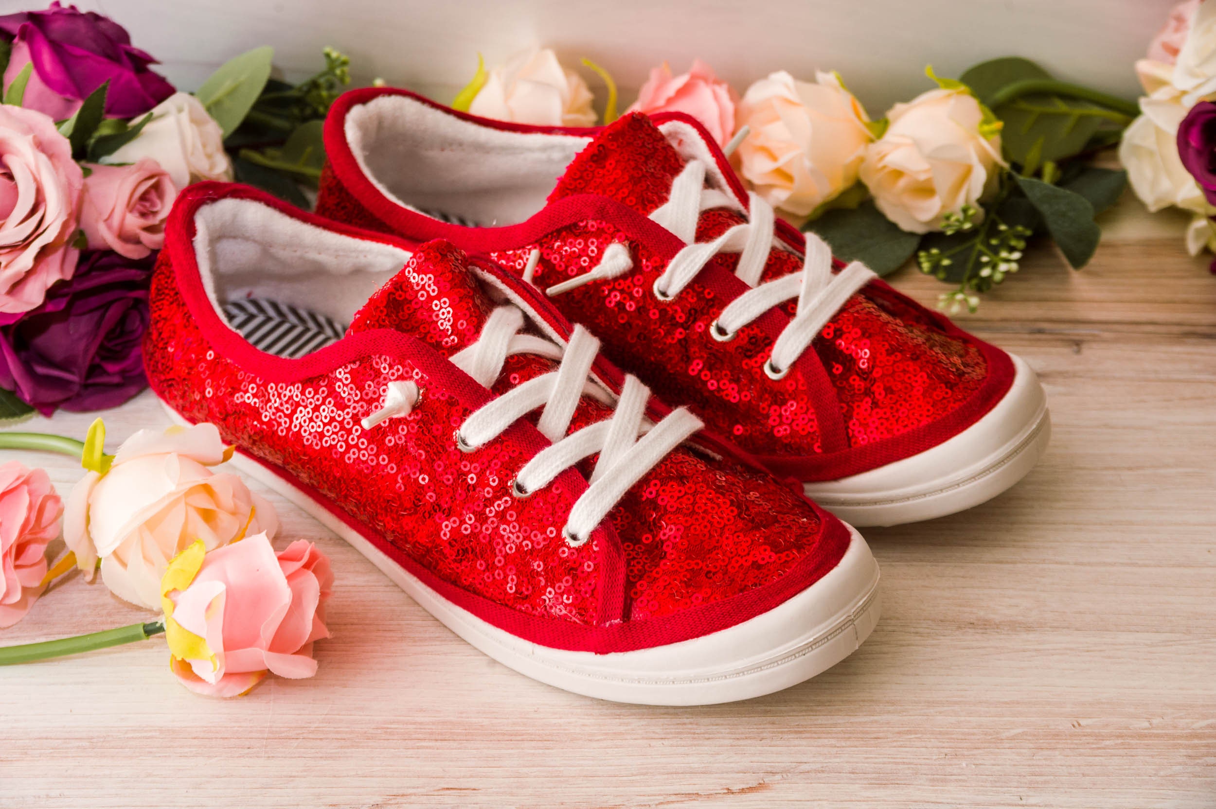 Stylish Fancy White Red Queen Printed Women Girls Indoor Outdoor Casual  Party Wear Sneakers
