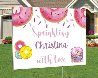 Letrero de jardín personalizado para baby shower de 24" x 18" - Baby Sprinkle - Tema de donut