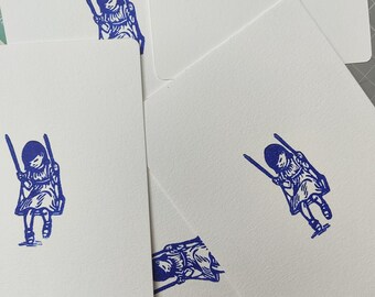 Mädchen auf einer blauen Schaukel, Größe A6