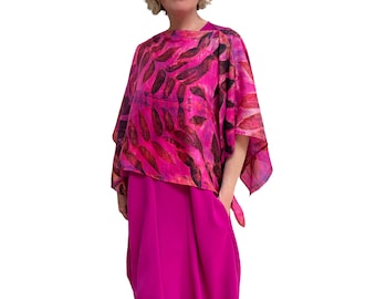 Poncho in seta rosa tinto ecologicamente: scialle da sposa floreale magenta