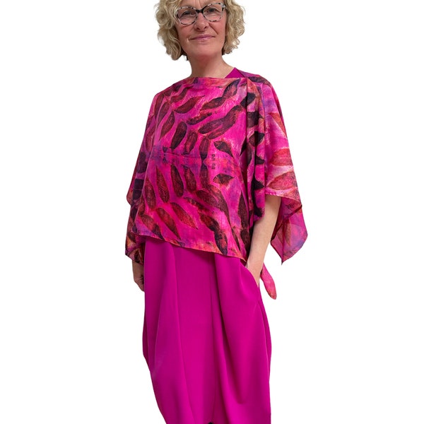 Poncho en soie fuchsia grande taille, châle de mariage printanier, caftan floral teint écologique, écharpe de mariée magenta, taille unique, haussement d'épaules en soie rose, étole