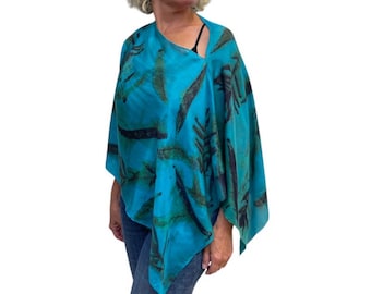 Poncho in seta turchese: caftano floreale Fireweed eco-tinto