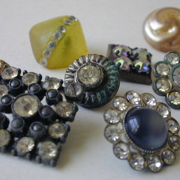 8 assorted vintage rhinestone buttons