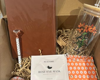 Presentask med blommor för henne vid födseln i maj, presentset för mamma, presentidé för födelsemånaden, personlig kaffekopp med blommor för bästa vän eller mamma