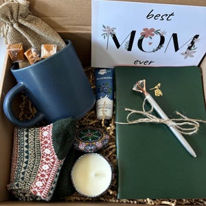 luxury Mom gift box set-Perfect Mother’s Day of Birthday gift set-Thoughtful essentials gift box set for her-Hug in a box-Hygge Gift Box