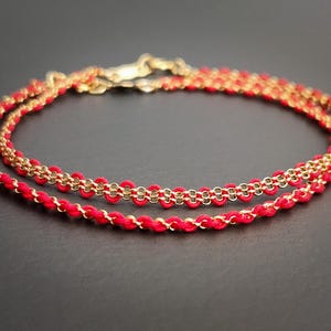 Bransoletka przyjaźni z tkanego złota w delikatnym stylu - boho, czerwony sznurek, powodzenia, kabała, walentynki, dzień matki, urodziny, prezent dla nastolatki dla niej