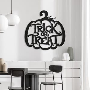 Halloween Trick or Treat Sign – Metal Pumpkin Wall Art – Spooky Seasonal Home & Party Decoration