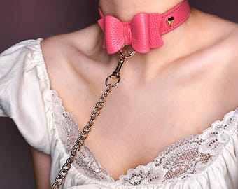 REVERIEE Play Nice Pink Bow Leather Adjustable Choker – Custom Handmade Full-Grain Collar with Optional Leash, Feminine Leather Necklace