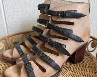 Botines y sandalias de cuero Freebird Quinn, talla 10