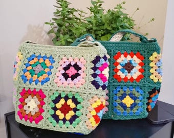 Bolso bandolera de ganchillo hecho a mano – Diseño único de cuadrados de la abuela, bolso happyface